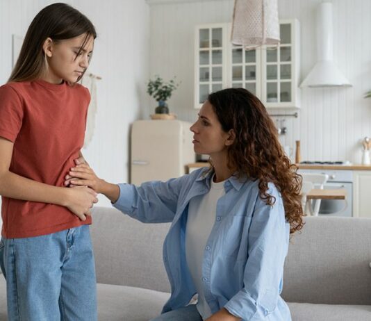 Hüftschnupfen bei Kindern: So bekommt ihr die Schmerzen in den Griff.