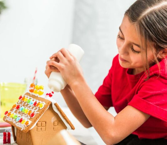 Hier verraten wir euch unsere Tipps & Tricks rund ums Lebkuchenhaus bauen.