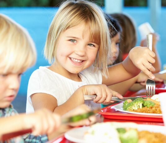 Viele Kinder in Deutschland sind auf das Schulessen angewiesen.