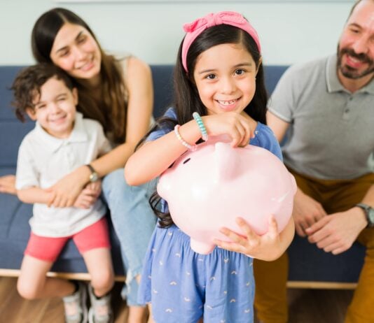 Wir verraten dir alle Kindergeld-Auszahlungstermine 2025 auf einen Blick.