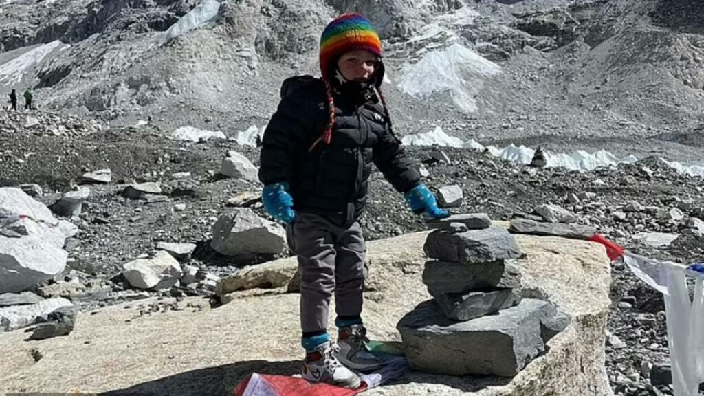 Eltern nehmen 2-Jährigen mit auf Mount Everest: „Viel besser als Urlaub auf Teneriffa“
