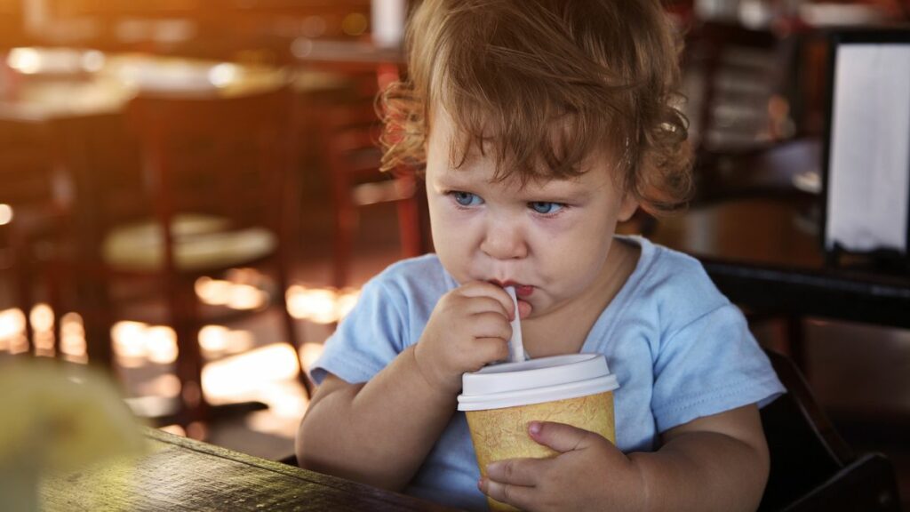 Kinder in Restaurants: Rauswurf einer Familie löst Diskussion aus