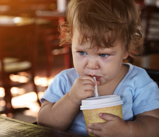 Kinder in Restaurants – ein Thema, das immer wieder zu Diskussionen führen kann