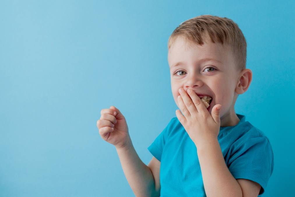 Mein Kind will ständig Snacks – Ist das normal?