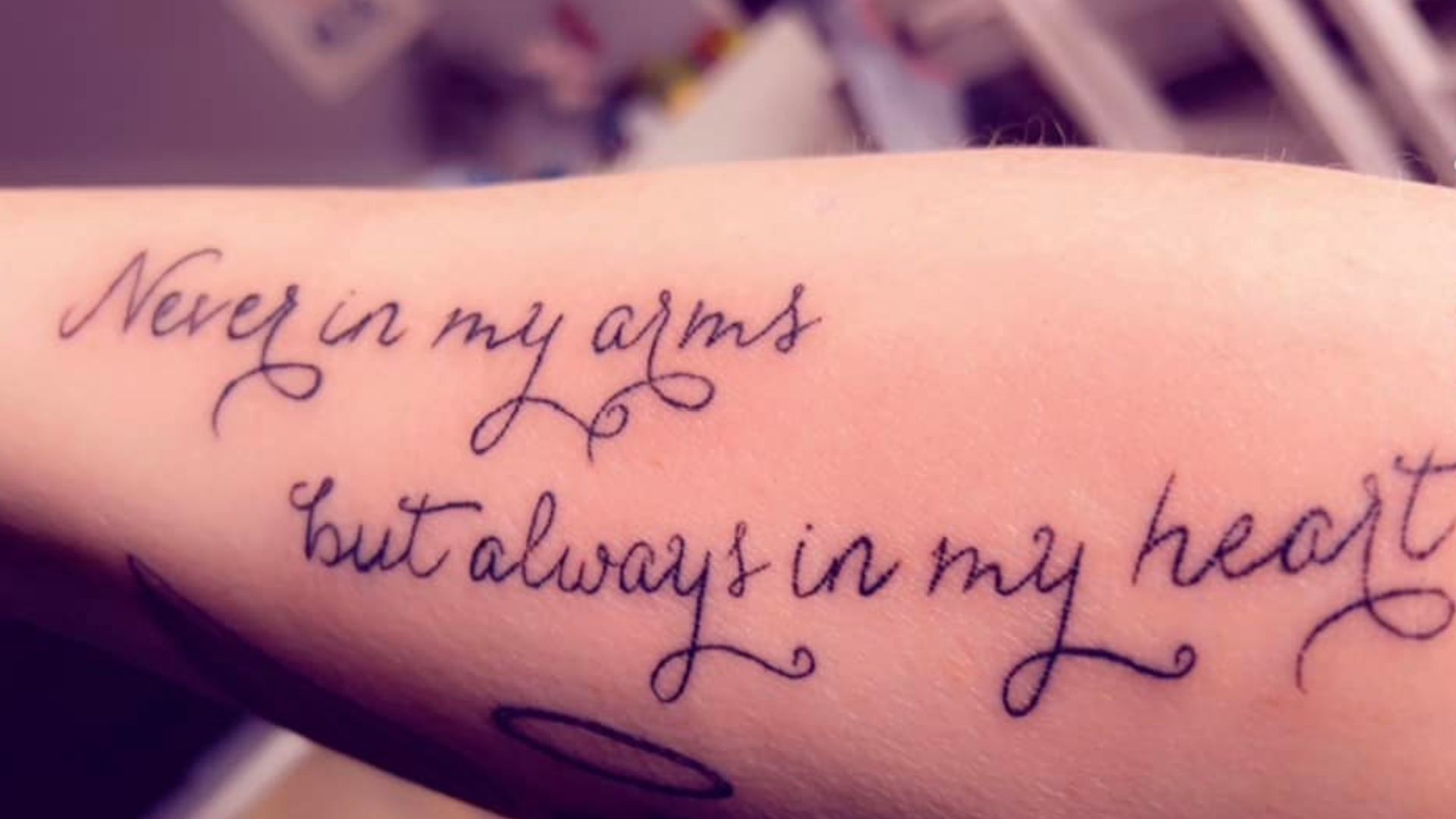 Die schönsten Sternenkinder-Tattoos: Never in my arms, but always in my heart.
