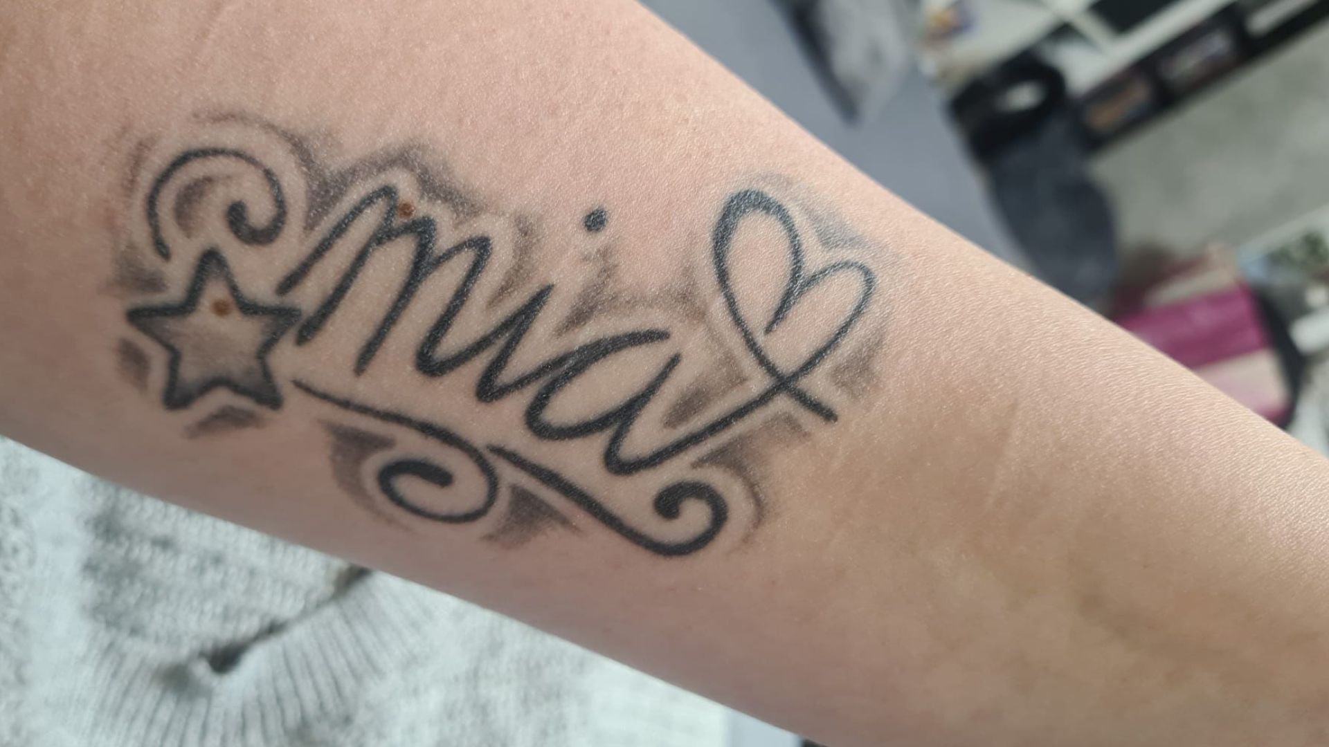Gemeinsames Tattoo für ein Sternenkind und seine Schwester.