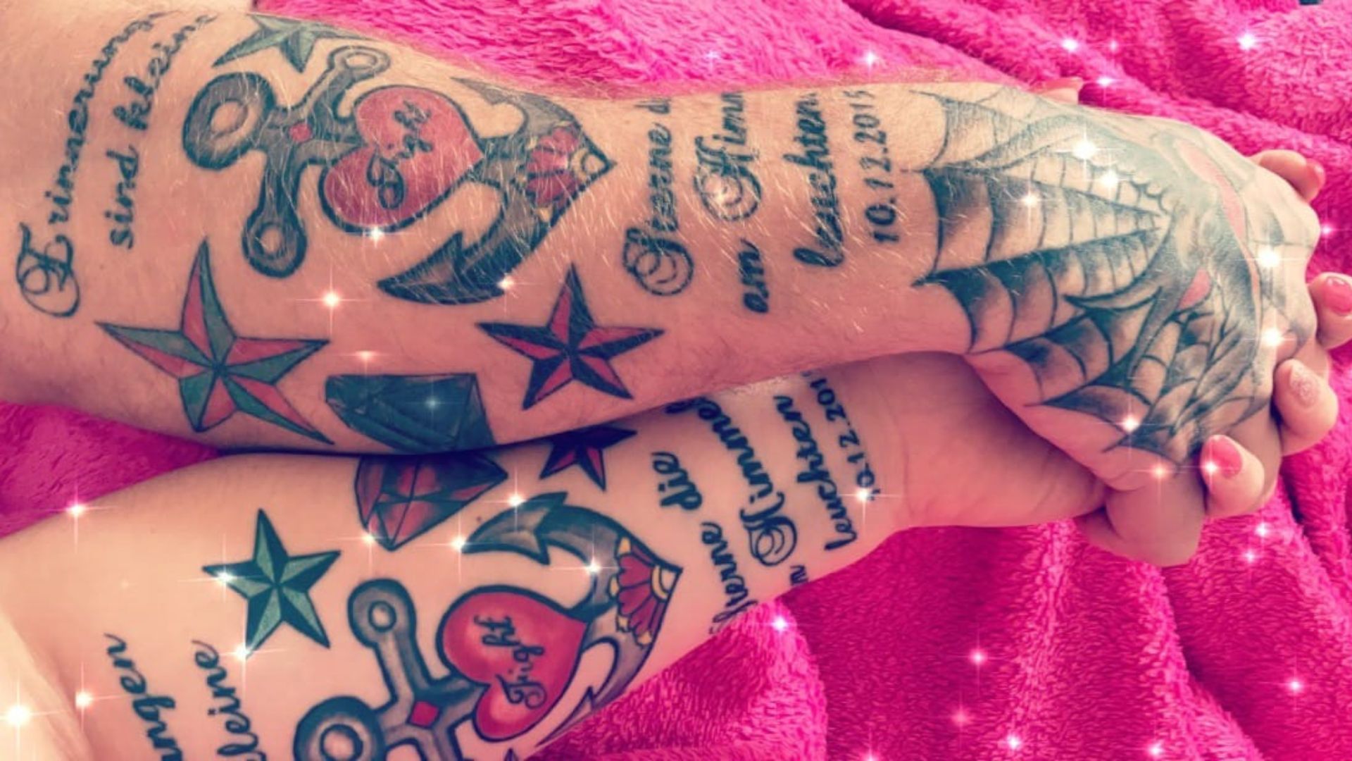 Sehr persönliches Sternenkind-Tattoo: Erinnerungen sind kleine Sterne, die am Himmel leuchten.