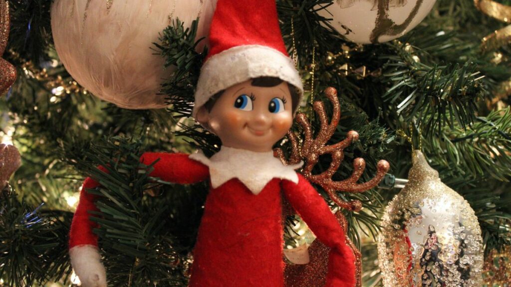 Elf on the Shelf: Streiche & Ideen für den Weihnachtself