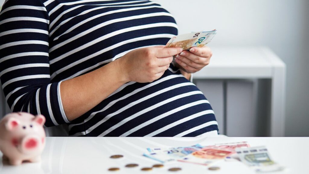 70.000 Euro pro Baby: Unternehmen will Geburtenrate steigern