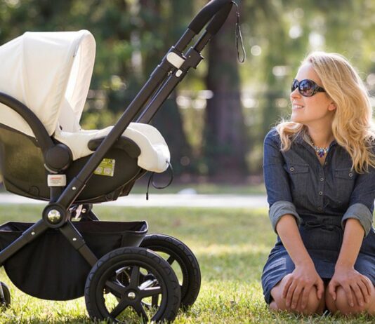 Ein Baby! Oder lieber doch nicht? In unsicheren Zeiten überlegen viele Menschen ganz genau, ob sie Nachwuchs möchten.