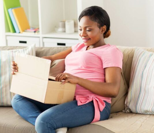 Viele Marken und Unternehmen bieten für Schwangere kostenlose Proben oder ein Gratis Willkommenspaket fürs Baby an. Erfahre hier, welche!