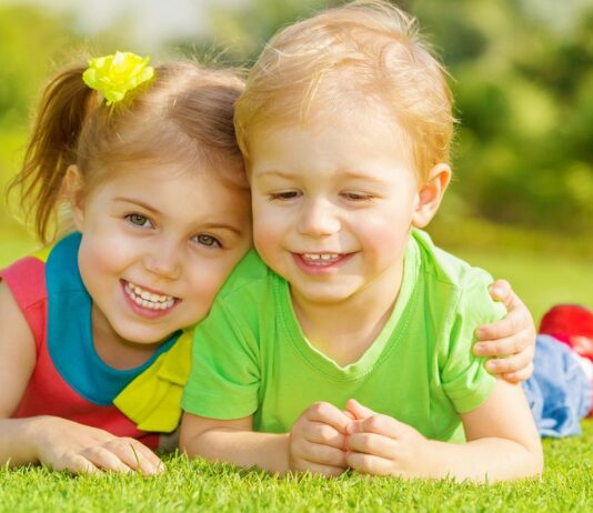 Auf der Suche nach dem passenden Vornamen sind Namenstage für Juni-Babys eine gute Inspiration.