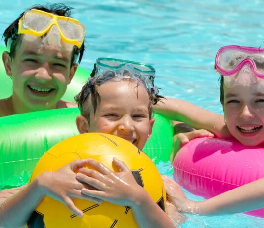 Die Kinder hatten Spaß bei der Poolparty, die Mama des Geburtstagskind eher weniger.