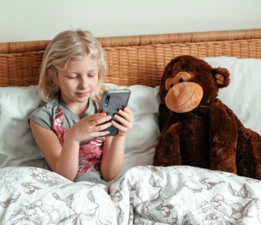 Uns hat eine Mama geschrieben, deren Mädchen von einem sexuell motivierten Straftäter angeschrieben wurde.
