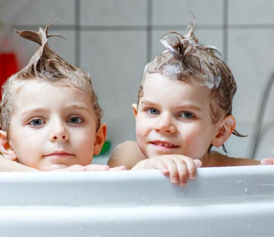 Darf das Gastkind mit in die Badewanne hüpfen?
