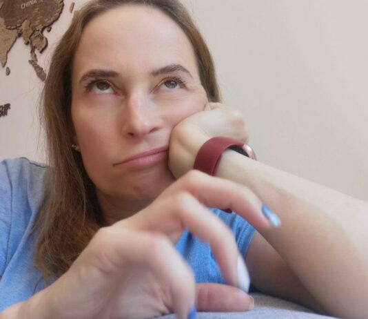 POV: Das Kind ist weg und mir ist langweilig. Ich hab das Stillsitzen verlernt.