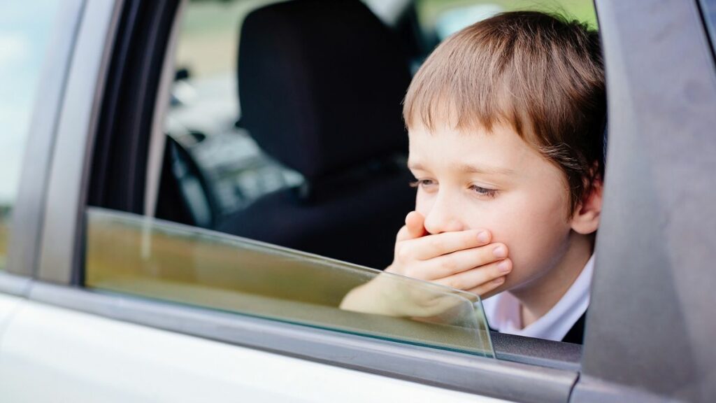 Reiseübelkeit bei Kindern: Das rät eine Kinderärztin
