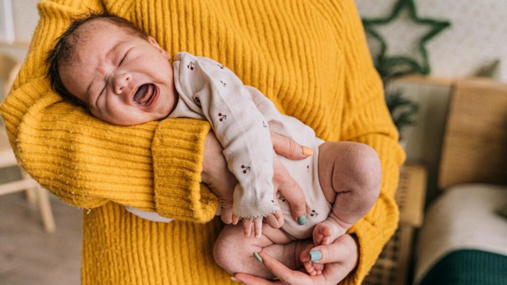 Dein Baby hört nicht auf zu weinen? Die häufigsten Ursachen & SOS-Tipps