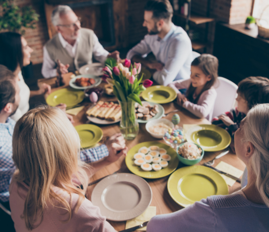 Wir haben einfache, aber sehr leckere Rezepte für euren Familien-Osterbrunch herausgesucht. Foto: Bigstock
