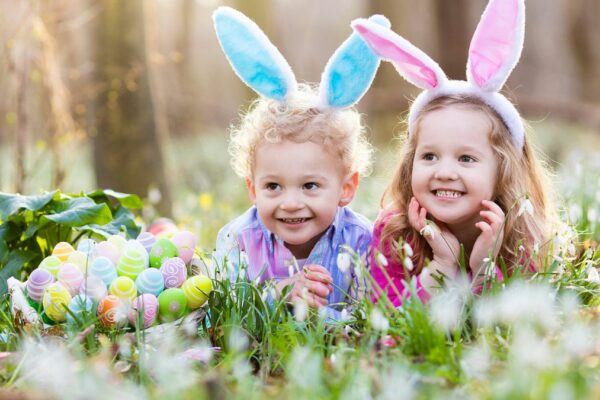 Na, wo bleibt der Osterhase? Wir zeigen, welche coolen Geschenke er 2025 in seiner Kiepe hat. Foto: Bigstock