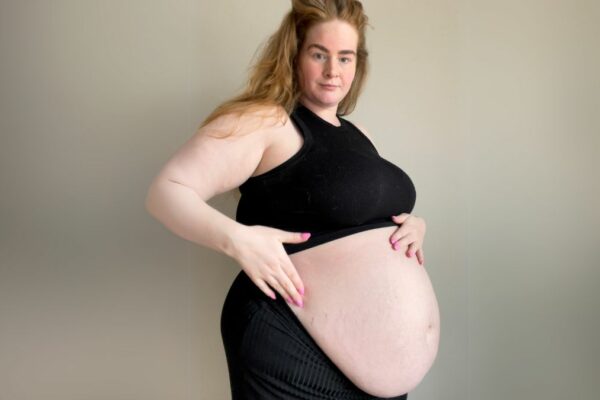 Mama Alina hat Bodyshaming in der Schwangerschaft erlebt.