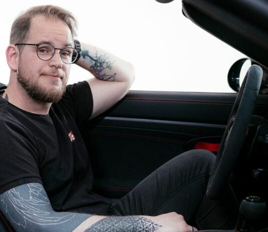 Patrick Lang und seine Frau adoptierten einen kleinen Jungen.