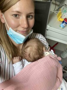 Sabrina musste nach der Geburt viel zeit mit Leonie im Krankenhaus verbringen.
