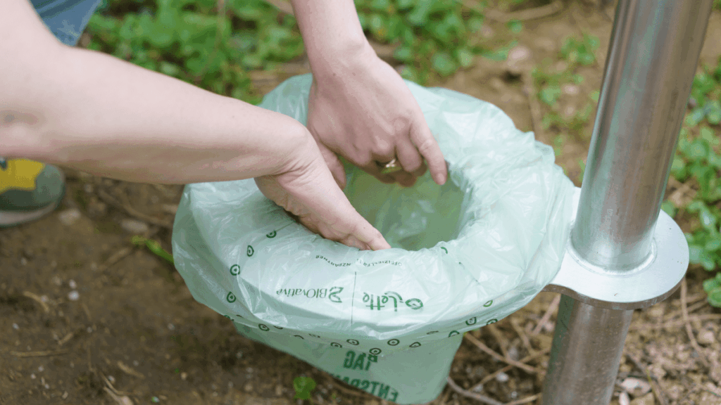 Spielplatz-Toilette für Kinder – endlich nicht mehr ins Gebüsch?!