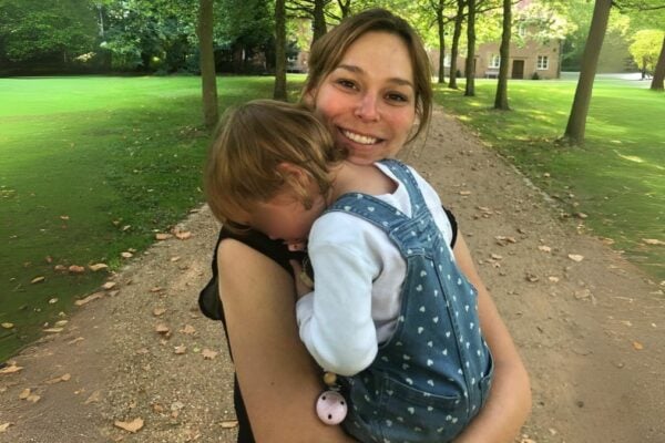Kirsten ist glückliche Mama einer Tochter.
