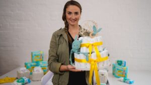 Elena Semechin freut sich über die Unterstützung durch #TeamPampers während Schwangerschaft und Wochenbett.