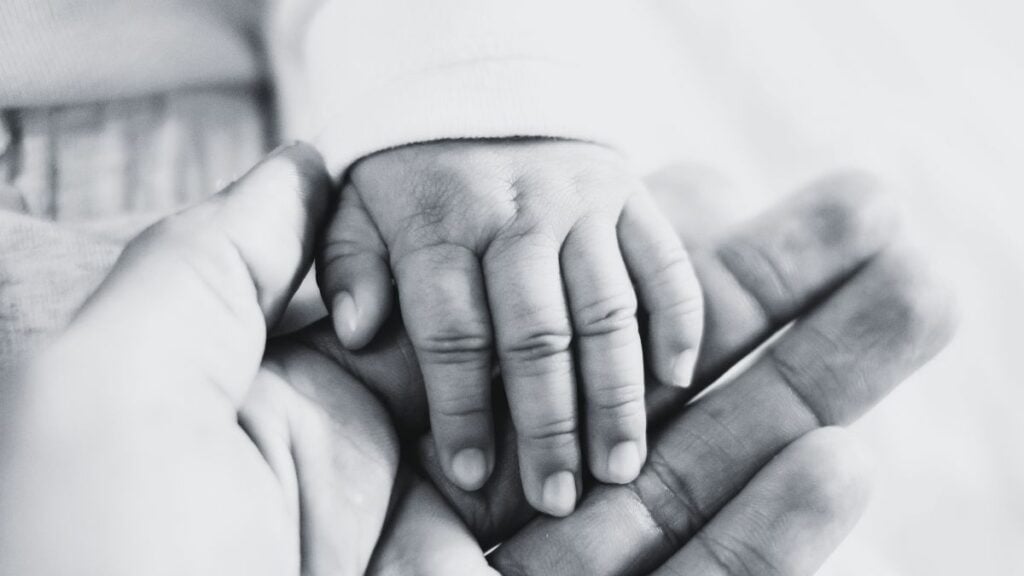 „Als ich meinem Baby sagte, dass es loslassen darf, starb es in meinem Arm.“