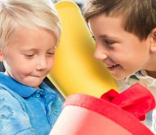 Bei uns gibt es zur Einschulung auch eine Schultüte für Geschwister - aus gutem Grund.