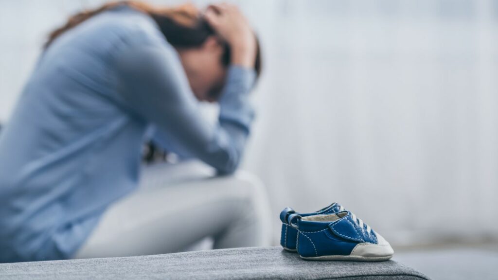 Trauer um Sternenkind: „Mit dem Baby im Herzen weiterleben”