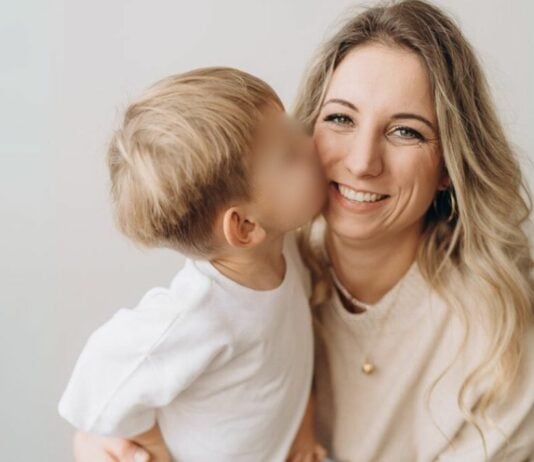 Linda und ihr kleiner Sohn.