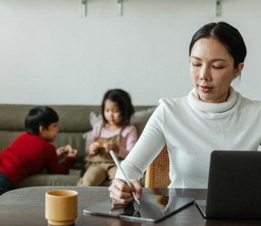Bitter, aber wahr: Kinder sind leider immer noch ein Nachteil – aus Arbeitgebersicht.