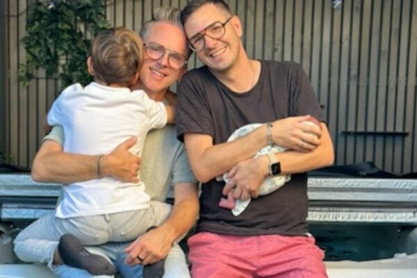 Bjoern und Christian möchten Regenbogenfamilien sichtbarer machen und setzen sich für mehr Toleranz ein.