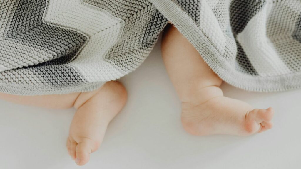 Plötzlicher Kindstod: Eine Sache kann erkältete Babys schützen