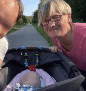 Leo und seine stolzen Eltern.