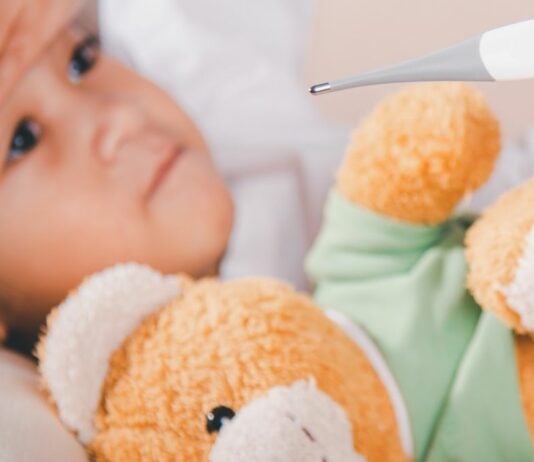 Wenn das Kind krank ist, sorgt die Jagd nach einem Termin beim Kinderarzt bei Mama oft für Stress.