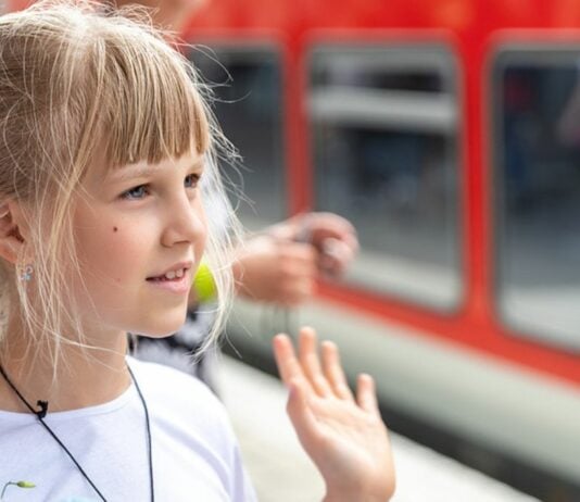 Bye bye, langweilige Bahnreisen! Die Kinderbetreuung der Deutschen Bahn soll für Ablenkung sorgen.