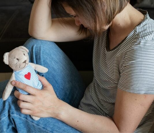 Anna hat 3 Babys verloren und sucht verzweifelt nach Antworten.