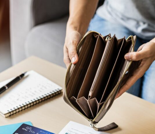 Wenn die Geldbörse mal wieder leer ist.