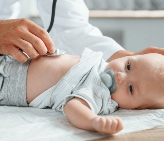 Viele Eltern sind sich bei der Grippe-Impfung unsicher.