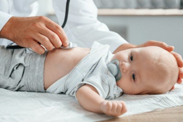 Viele Eltern sind sich bei der Grippe-Impfung unsicher.