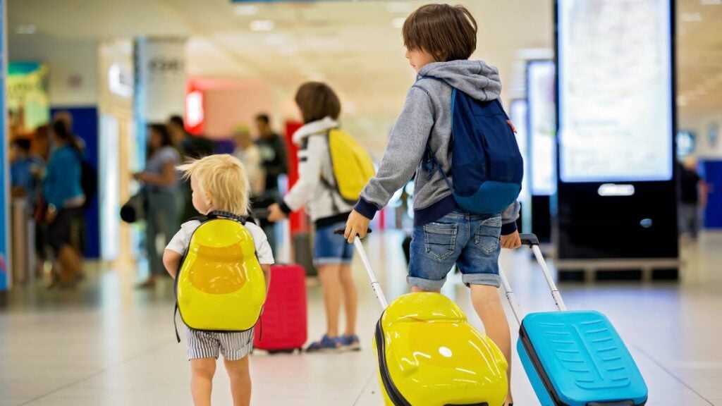 Vorgezogene Ferien: Mutter & Sohn erwischt – jetzt wird’s teuer!