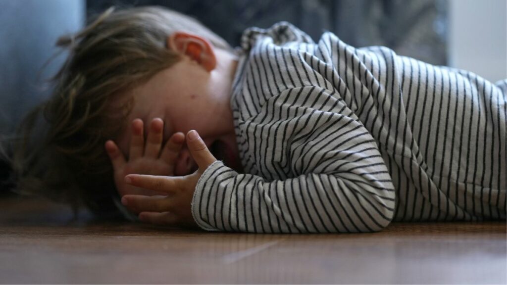 Affektkrämpfe bei Kindern: Woher sie kommen & was du tun kannst