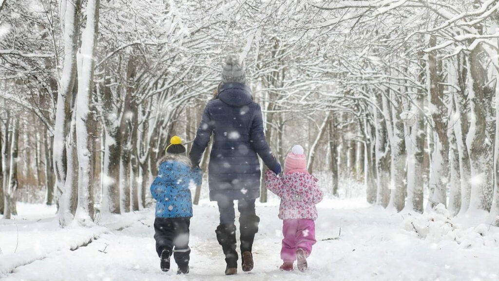 Schnee-Chaos: Schulen und Kitas schließen, Gefahr auf Spielplätzen!