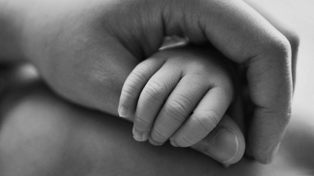 Hass für Influencerin nach dem Tod ihres Babys – geht’s noch?