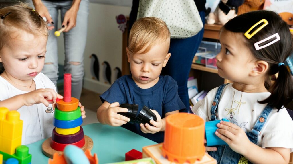 Gewalt in Kitas auf Rekordniveau – warum die Zahlen explodieren